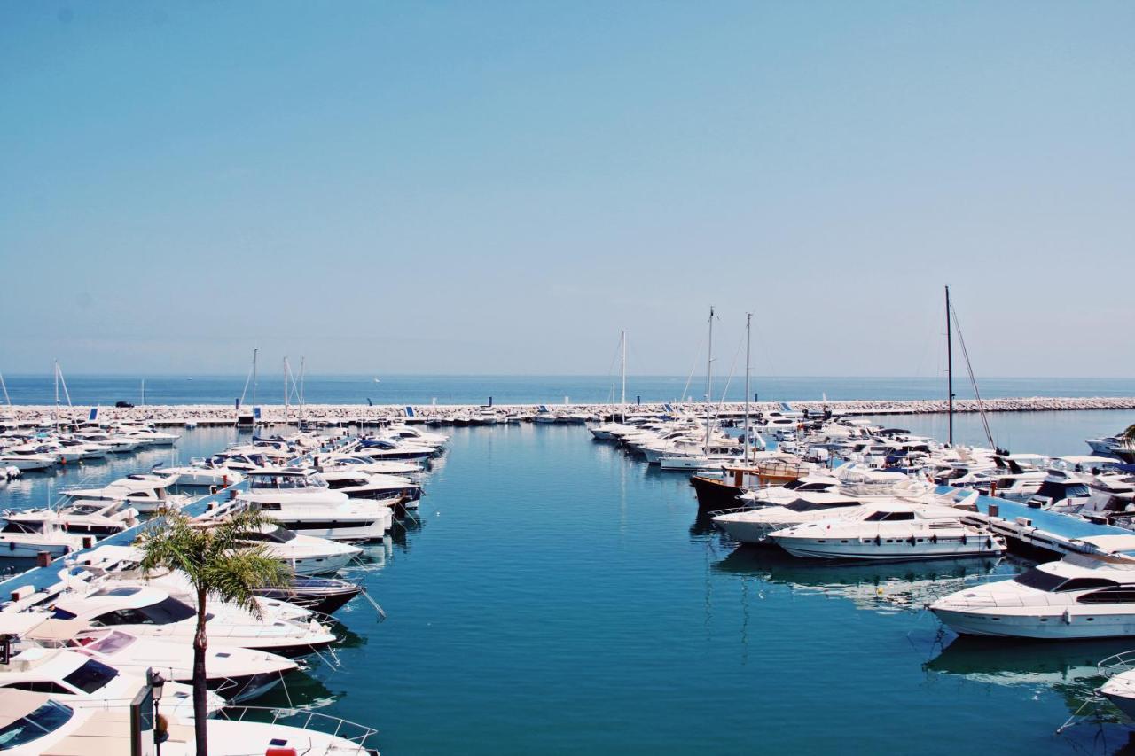 First Line Luxury Penthouse, Puerto Banus, * Marbella